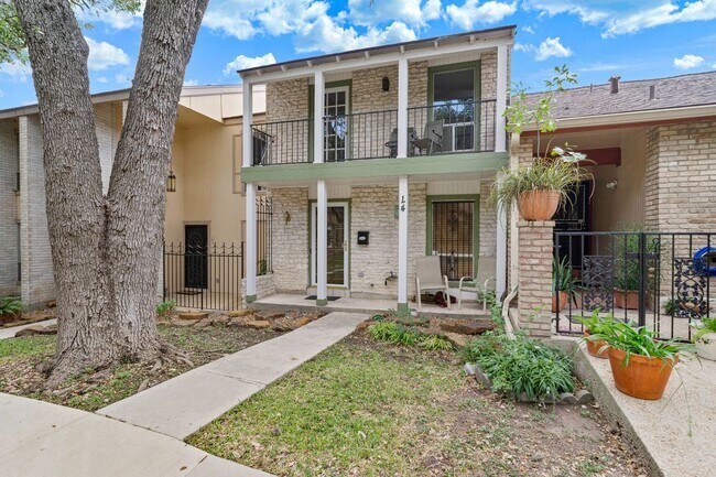 11303 Vance Jackson Rd, San Antonio, TX 78230 House for