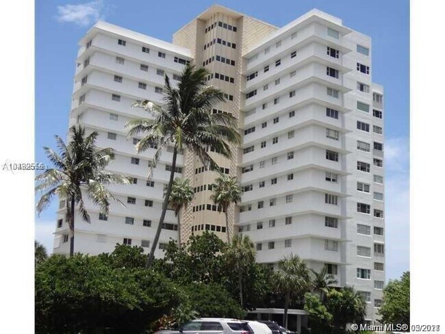 Foto del edificio - 10245 Collins Ave