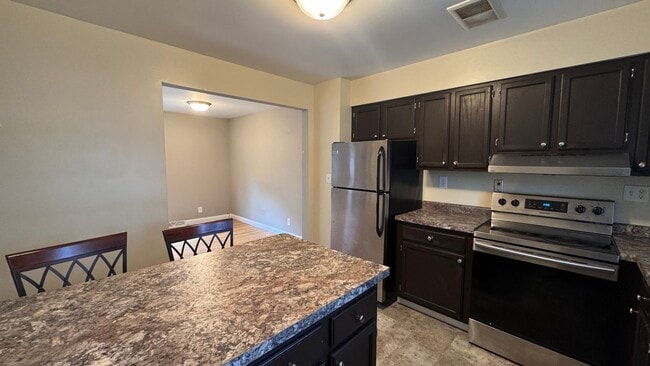 Foto del edificio - 707 Bong Blvd