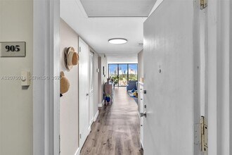 Building Photo - 3375 N Country Club Dr