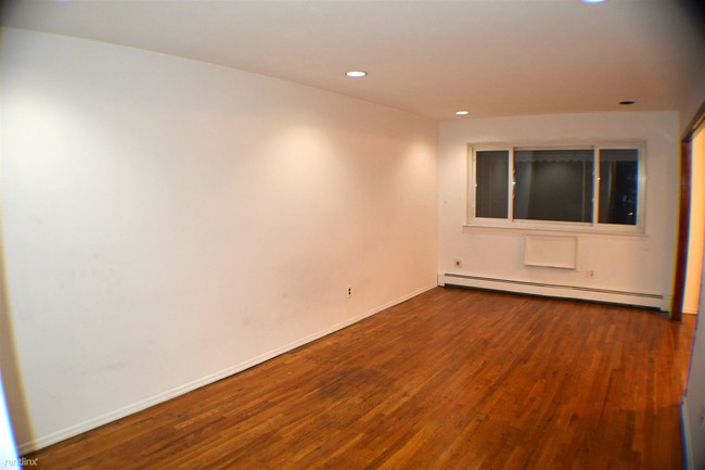 Building Photo - 3221 41st St