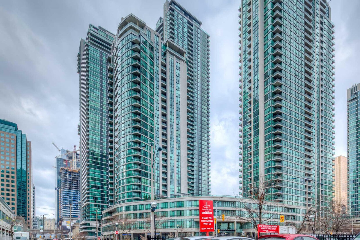 Photo principale - 16-3916 Harbour St