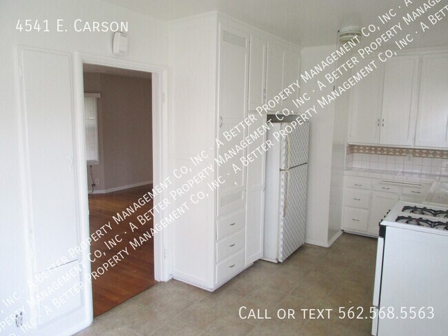 Foto del edificio - 4541 E. Carson-