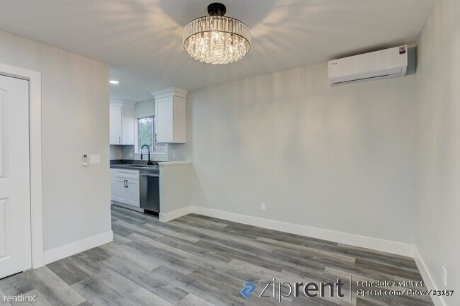 Building Photo - 3 br, 1 bath House - 748 Nightingale Dr, F...