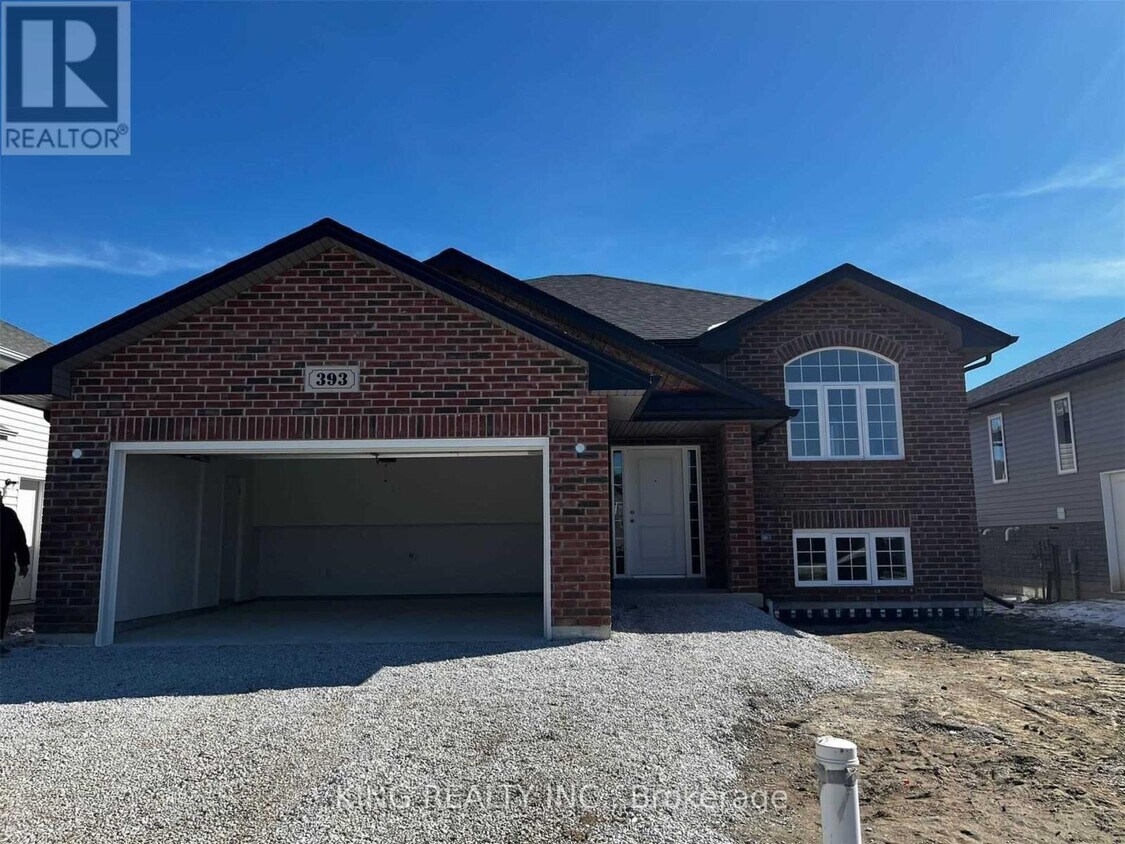 393 HEMLOCK Ln, Belle River, ON N0R 1A0 House for Rent in Belle River