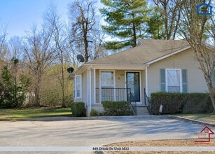 Building Photo - 449 Oriole Dr