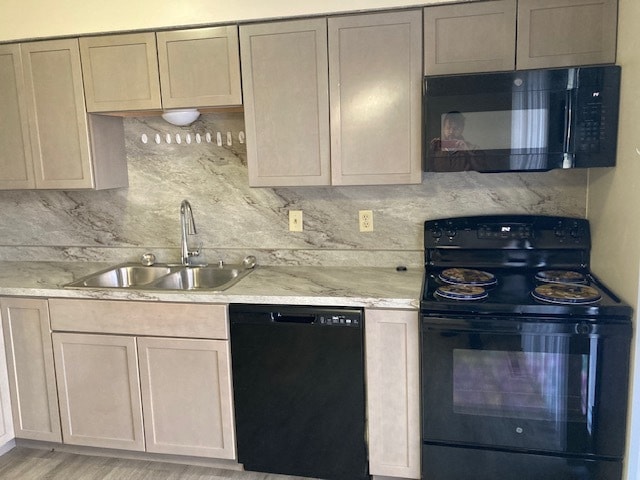 Building Photo - 635 Kennedy Dr