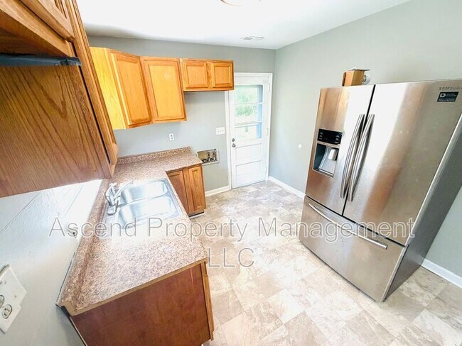 Photo - 717 Caruthers Rd House