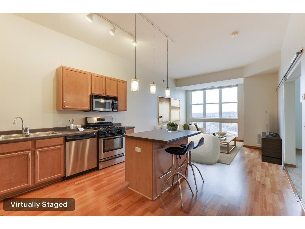 Foto principal - 2650 University Ave W
