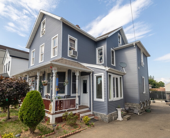 Building Photo - 72 Fairmount Ave
