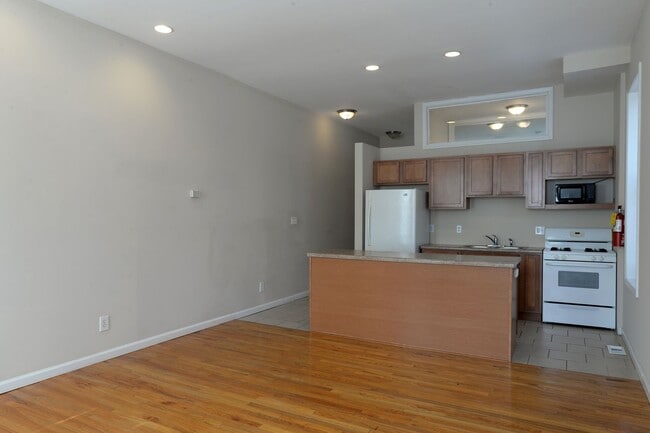 Building Photo - 2929 Missouri Ave
