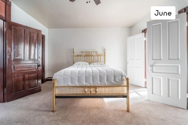 Foto del edificio - ROOM ONLY in 6-bed/6.0-bath Home