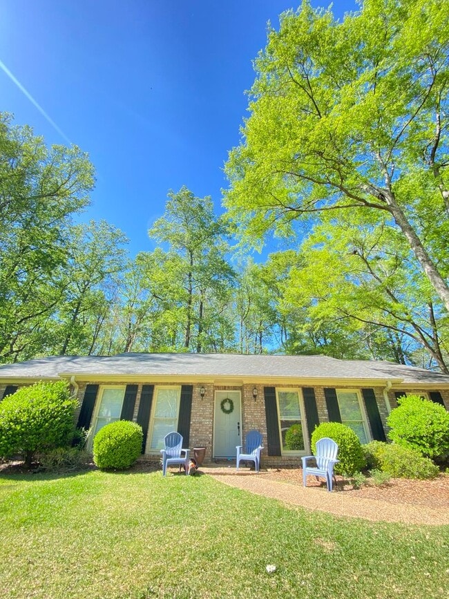 Charming 3-Bedroom Home in Prime Auburn Lo... - Charming 3-Bedroom Home in Prime Auburn Lo...