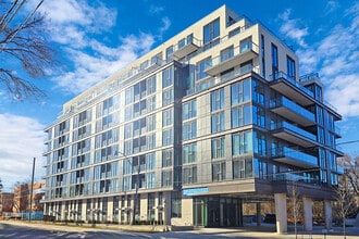 Building Photo - 250 Lawrence Ave W