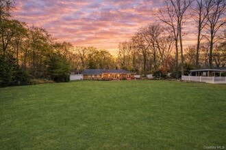 38 Arista Dr