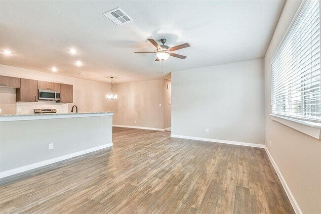 Foto del edificio - 9708 Grosbeak Ln