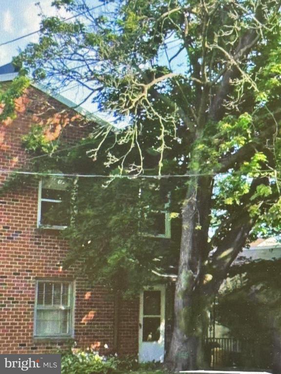 Building Photo - 233 Roesch Ave