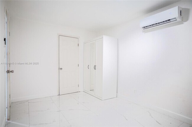 Foto del edificio - 840 NW 170th Terrace