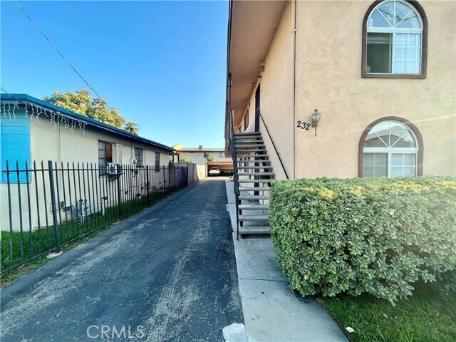 Foto del edificio - 232 E Emerson Ave