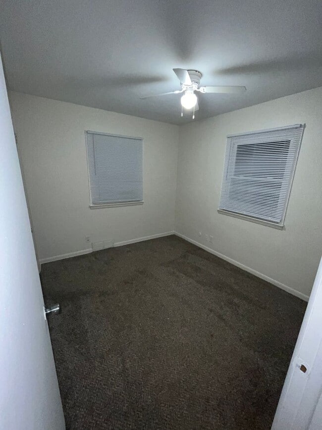 Foto del edificio - Agent Interest