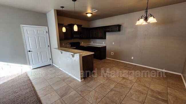 Building Photo - 1308 Garden Gate Dr