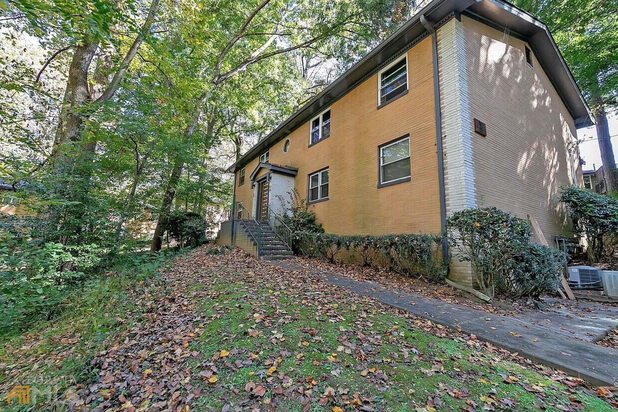 1010 Scott Blvd Unit E3, Decatur, GA 30030 Condo for Rent in Decatur