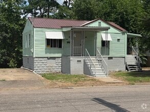 Building Photo - 328 Foundry St