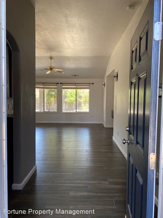 Foto del edificio - 4 br, 2 bath House - 5537 W. Sunnyside Ct.