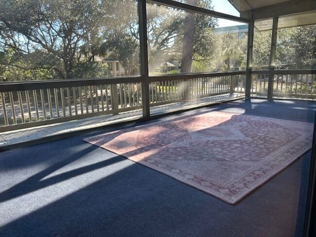 Building Photo - FREE MONTH OF DECEMBER 2025 Beach, 2nd row