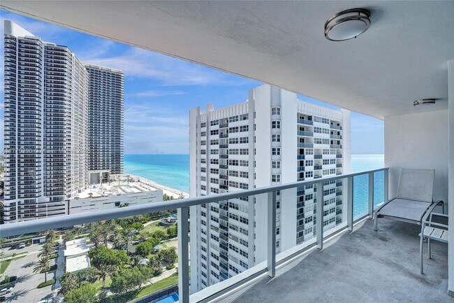 Building Photo - 1904 S Ocean Dr