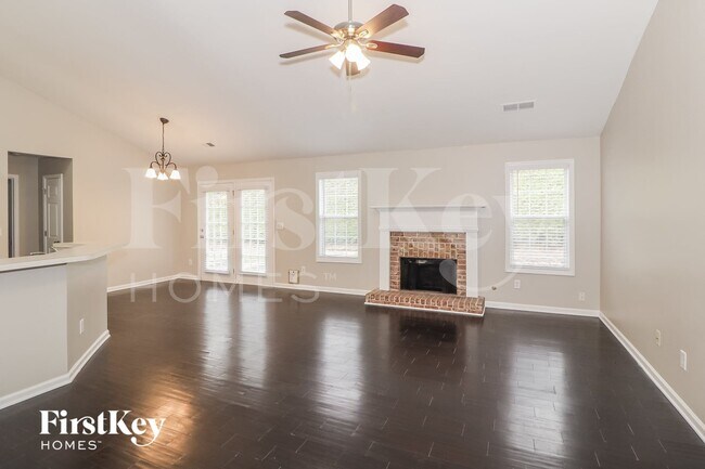 Foto del edificio - 7250 Lanier Cove Ct