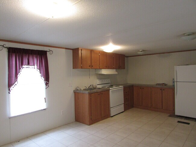 Building Photo - 30900 Barnes Rd