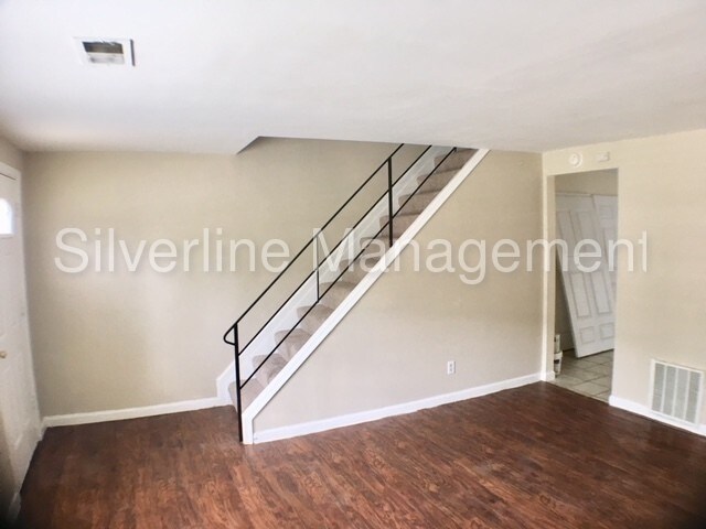 Building Photo - 2507 Marbourne Ave