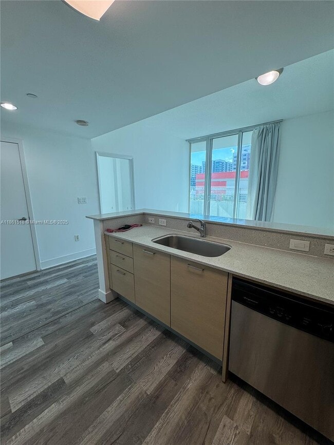 Foto del edificio - 350 NE 24th St