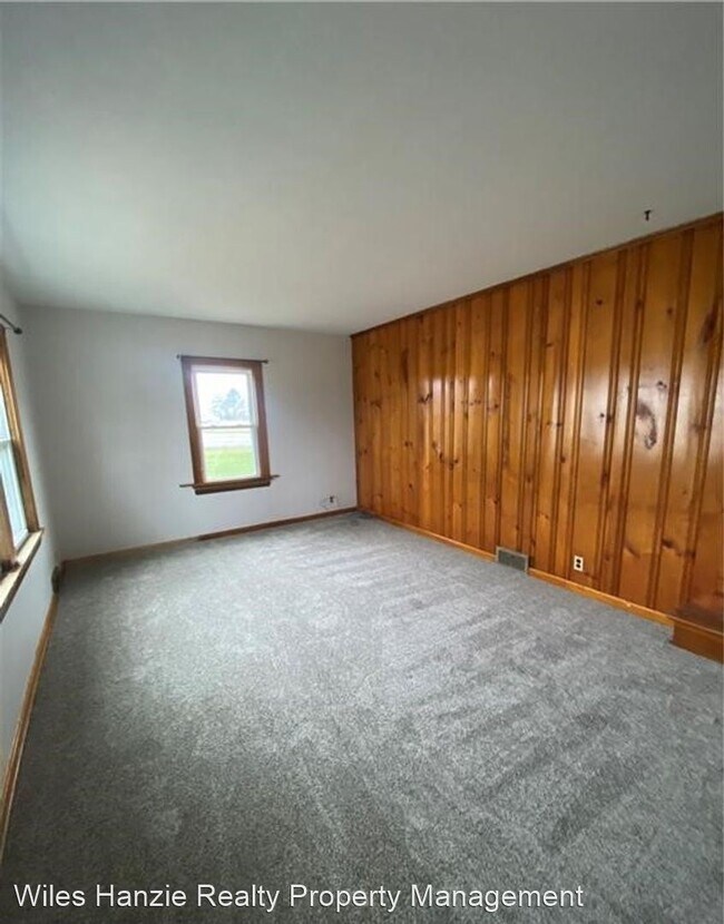 Building Photo - 3 br, 1 bath House - 10256 Wadsworth Road