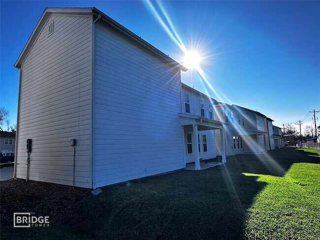 Foto del edificio - 319 Huisache St