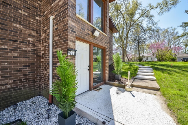 Building Photo - 9275 Brookside Dr