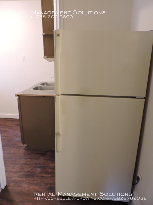 Building Photo - MOVE IN SPECIAL-711 SW Buchanan #2