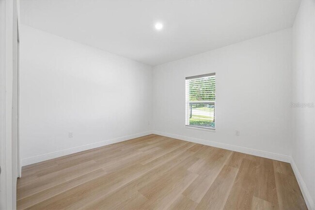 Building Photo - 446 Hamlet Lp