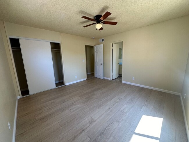 Building Photo - 1423 Edgewood Dr