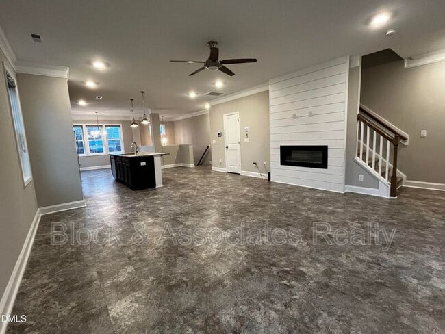 Building Photo - 986 Gateway Commons Cir