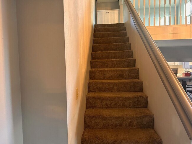 Building Photo - Great home for rent in Visalia