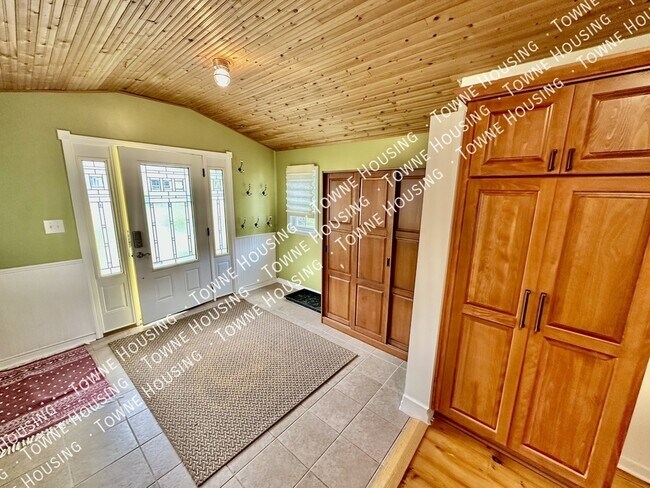 Foto del edificio - 2115 Lake Rd