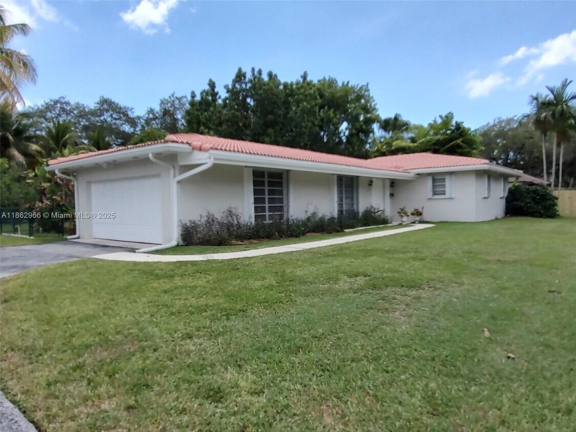 Foto principal - 16425 SW 75th Ave