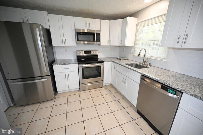 Foto del edificio - 2103 Tanglewood Dr