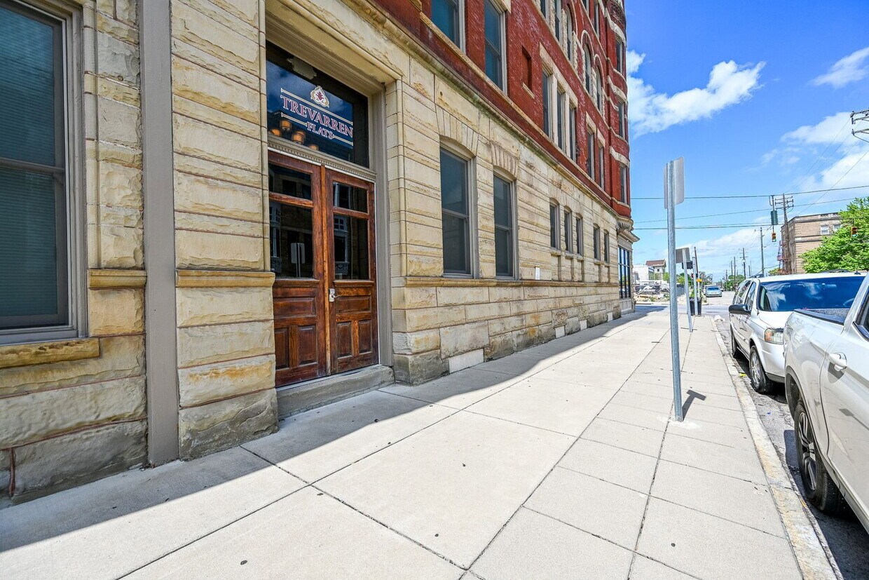 Photo - 975 East Mcmillan Street