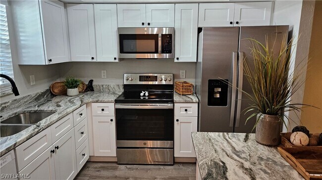 Building Photo - 28230 Pine Haven Way