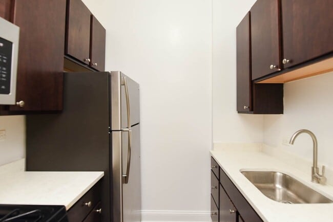 Building Photo - 2936 W Palmer St