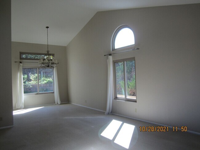 Photo - LAKE HILLS BEAUTY IN LA SIERRA House