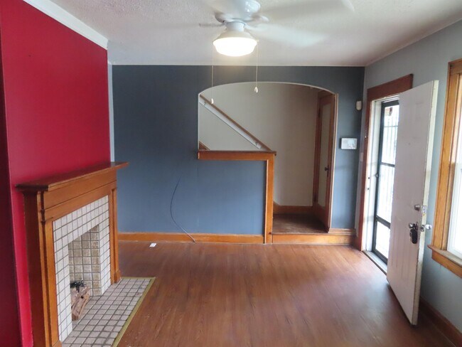 Foto del edificio - 806 E Deshler Ave